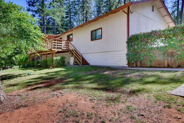 13022 Saint Gregory Pl, Grass Valley, CA 95949