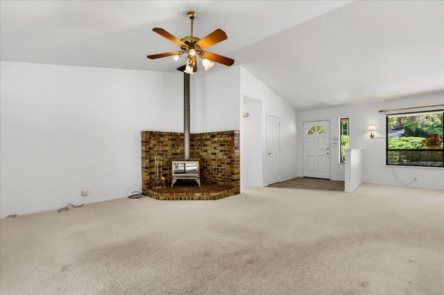 13022 Saint Gregory Pl, Grass Valley, CA 95949