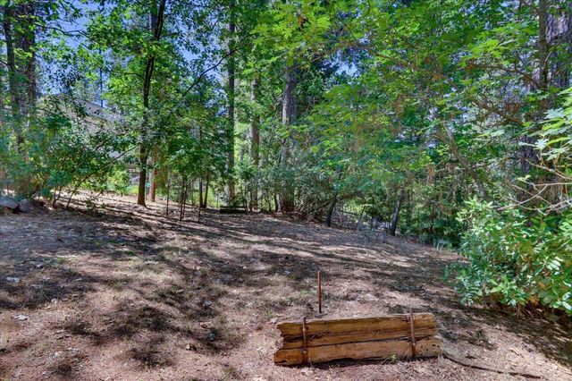 13022 Saint Gregory Pl, Grass Valley, CA 95949