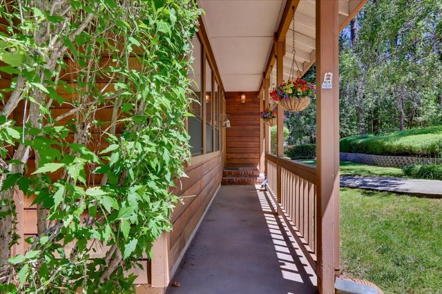 13022 Saint Gregory Pl, Grass Valley, CA 95949