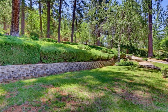 13022 Saint Gregory Pl, Grass Valley, CA 95949