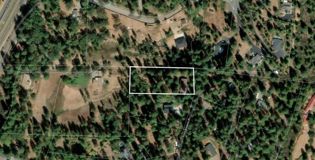 13022 Saint Gregory Pl, Grass Valley, CA 95949