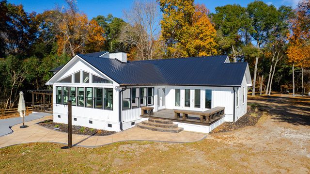 3270 Princess Pond Road, Summerton, SC 29148