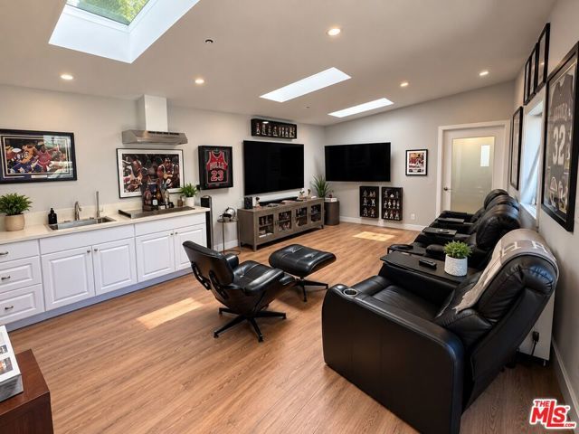 604 Trenton Drive, Beverly Hills, CA 90210