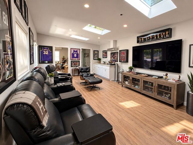 604 Trenton Drive, Beverly Hills, CA 90210