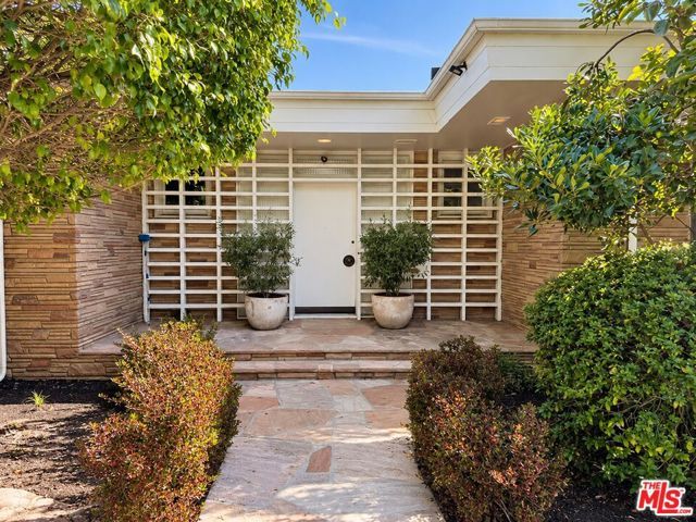 604 Trenton Drive, Beverly Hills, CA 90210