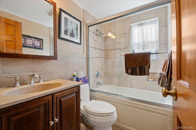 132 E Cherry Street, Floral Park, NY 11001