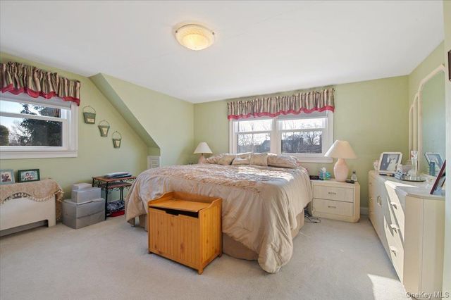 132 E Cherry Street, Floral Park, NY 11001