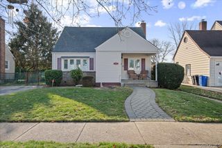 132 E Cherry Street, Floral Park, NY 11001