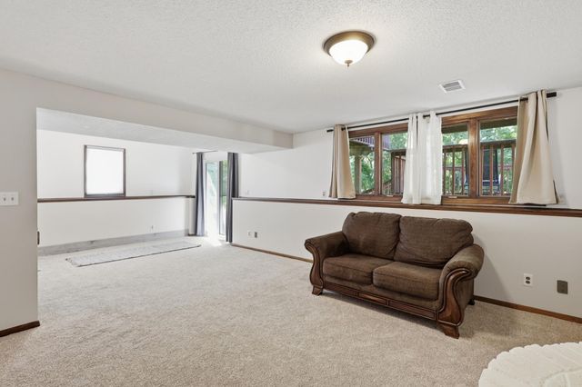 3501 77th Avenue N, Brooklyn Park, MN 55443