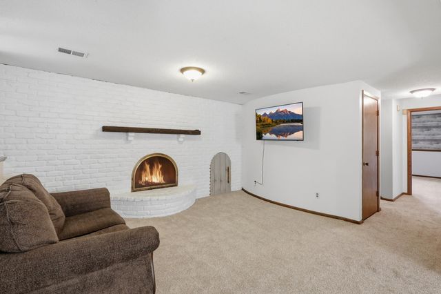 3501 77th Avenue N, Brooklyn Park, MN 55443