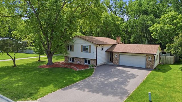 3501 77th Avenue N, Brooklyn Park, MN 55443