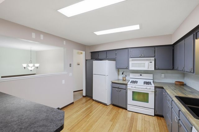 3501 77th Avenue N, Brooklyn Park, MN 55443
