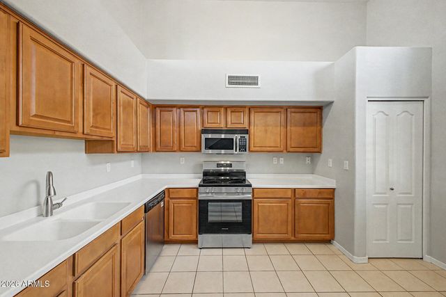 712 S BECK Avenue, Tempe, AZ 85281