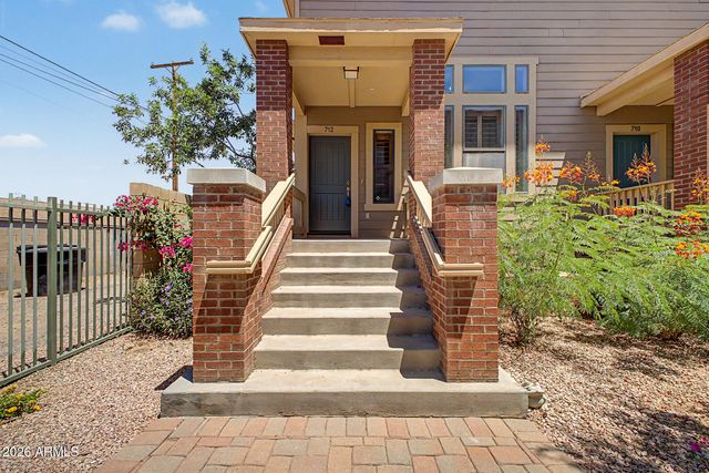 712 S BECK Avenue, Tempe, AZ 85281