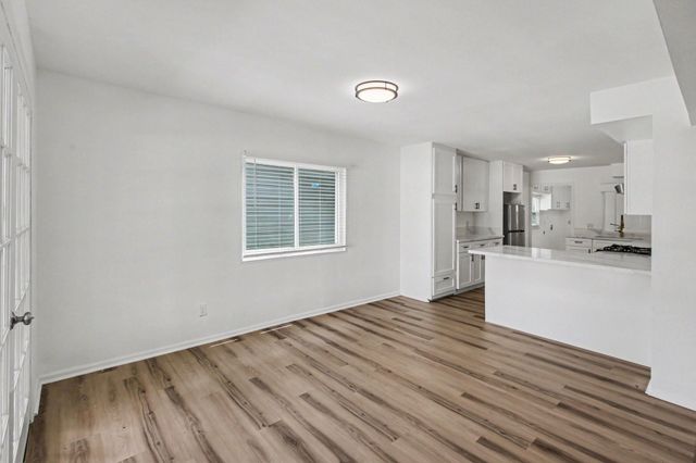 302 Lawrence Street, Tomball, TX 77375