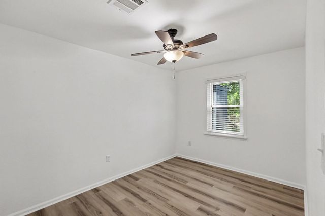 302 Lawrence Street, Tomball, TX 77375