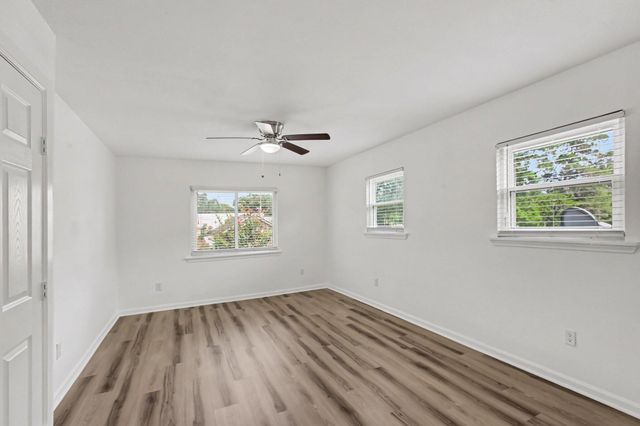 302 Lawrence Street, Tomball, TX 77375