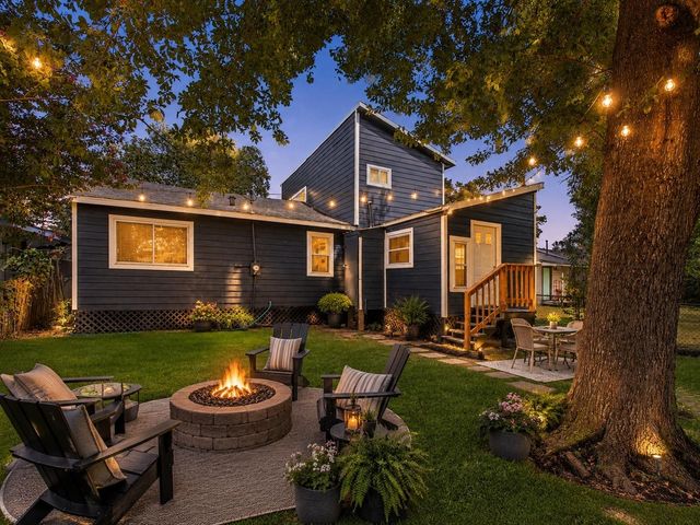 302 Lawrence Street, Tomball, TX 77375