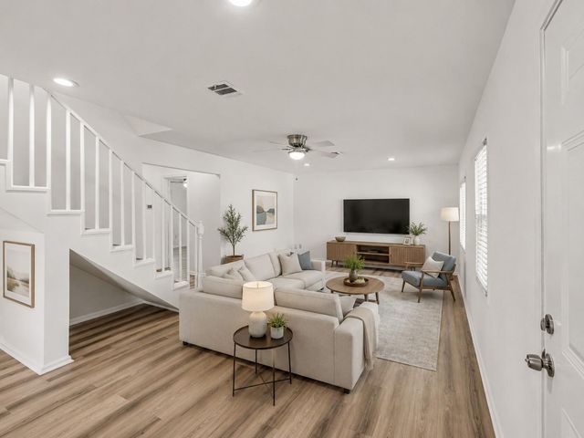 302 Lawrence Street, Tomball, TX 77375