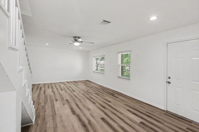 302 Lawrence Street, Tomball, TX 77375