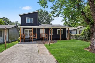 302 Lawrence Street, Tomball, TX 77375
