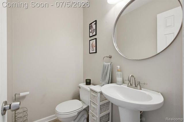 37583 Charter Oaks Boulevard, Clinton Township, MI 48036