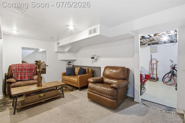 37583 Charter Oaks Boulevard, Clinton Township, MI 48036