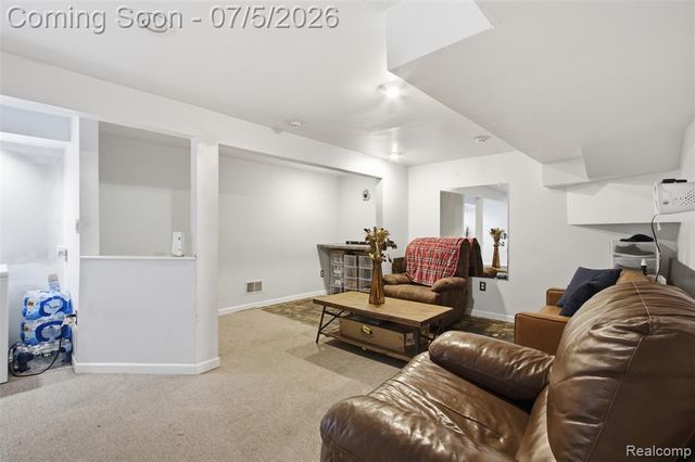 37583 Charter Oaks Boulevard, Clinton Township, MI 48036