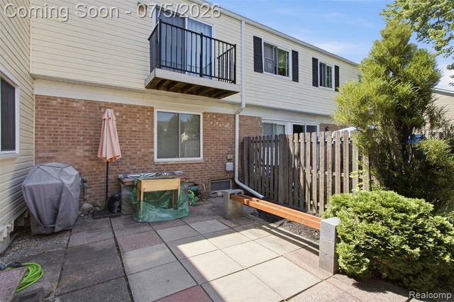 37583 Charter Oaks Boulevard, Clinton Township, MI 48036