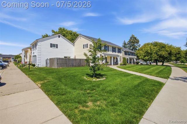 37583 Charter Oaks Boulevard, Clinton Township, MI 48036
