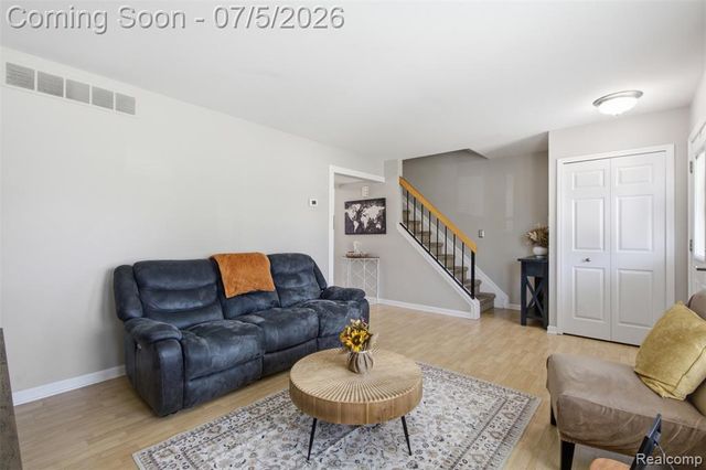 37583 Charter Oaks Boulevard, Clinton Township, MI 48036