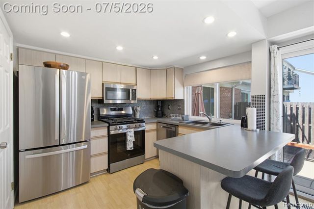 37583 Charter Oaks Boulevard, Clinton Township, MI 48036