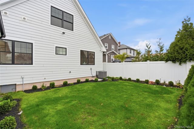 42 Alice Court, East Rockaway, NY 11518