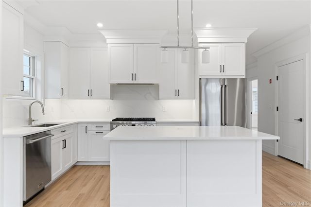 42 Alice Court, East Rockaway, NY 11518