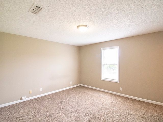 1113 Timothy Avenue, Oak Grove, KY 42262