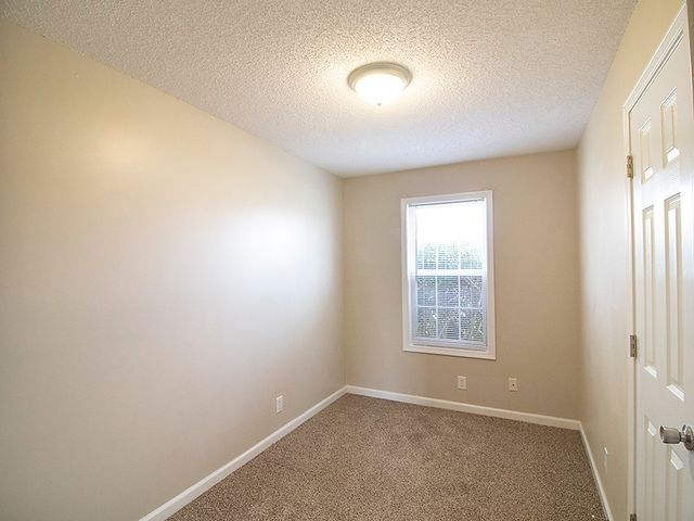 1113 Timothy Avenue, Oak Grove, KY 42262