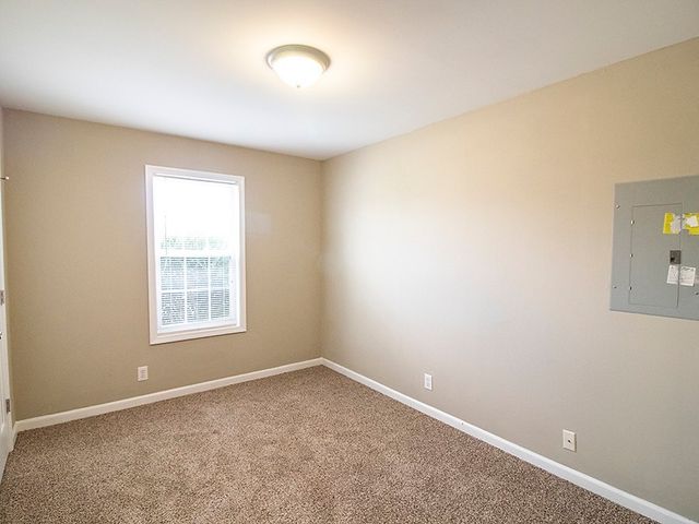 1113 Timothy Avenue, Oak Grove, KY 42262