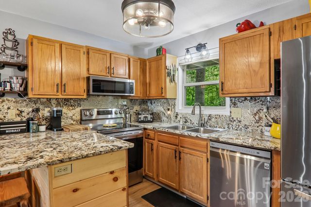 12 Indian Trace Road, Maggie Valley, NC 28751