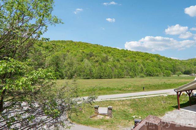 12 Indian Trace Road, Maggie Valley, NC 28751