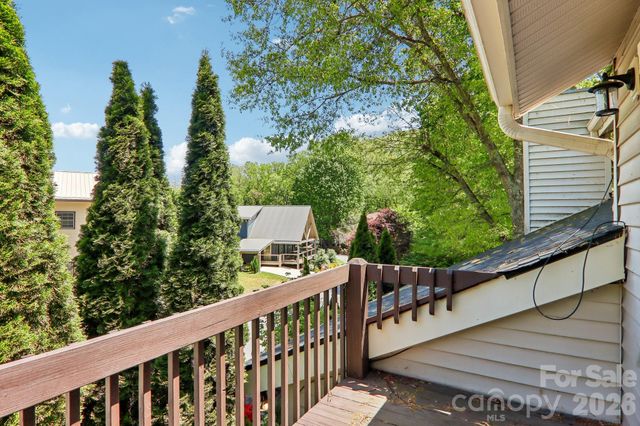 12 Indian Trace Road, Maggie Valley, NC 28751