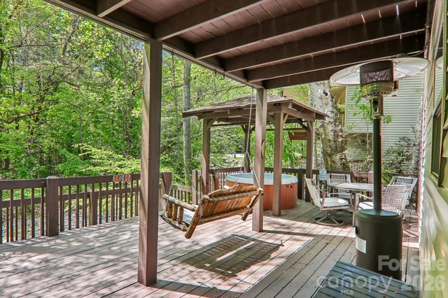 12 Indian Trace Road, Maggie Valley, NC 28751
