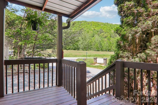 12 Indian Trace Road, Maggie Valley, NC 28751