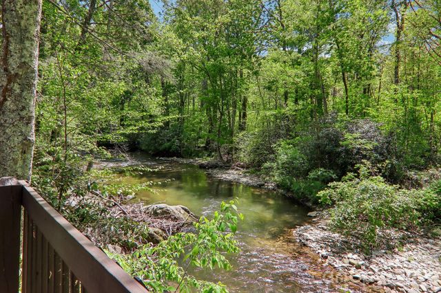 12 Indian Trace Road, Maggie Valley, NC 28751
