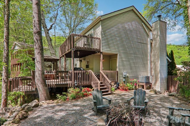 12 Indian Trace Road, Maggie Valley, NC 28751