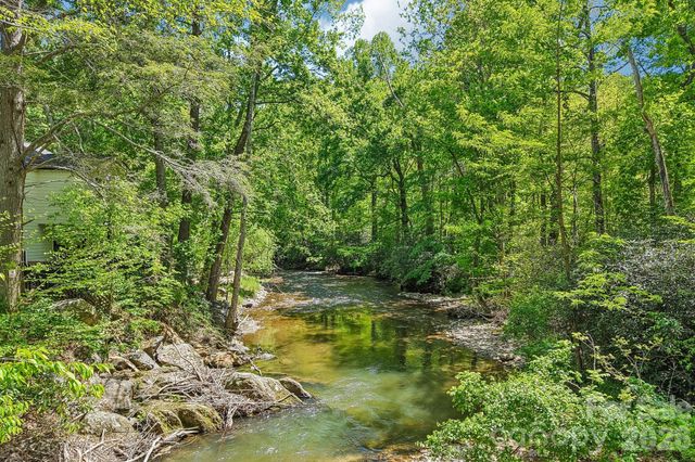 12 Indian Trace Road, Maggie Valley, NC 28751