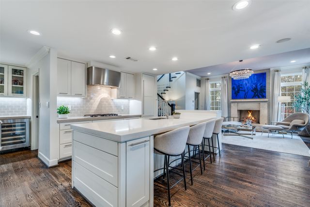 7712 Southwestern Boulevard, Dallas, TX 75225