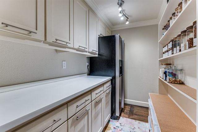 7712 Southwestern Boulevard, Dallas, TX 75225