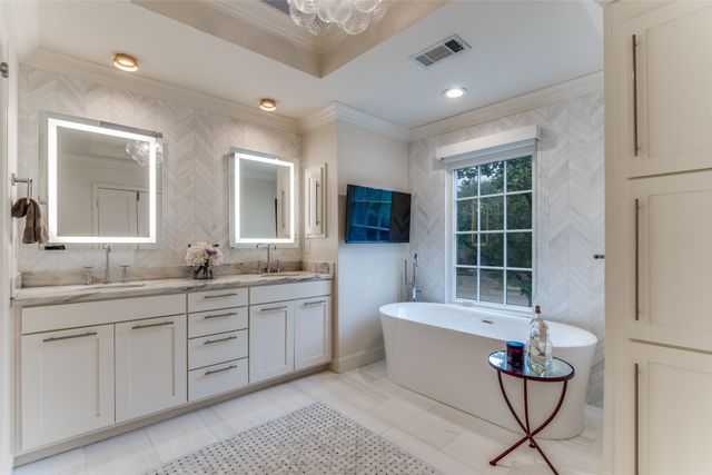 7712 Southwestern Boulevard, Dallas, TX 75225