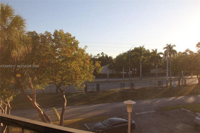 8700 SW 133rd Ave Rd 301, Miami, FL 33183